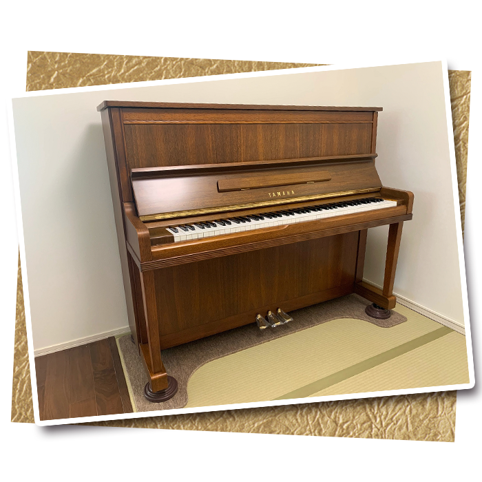 「部屋の家具とも合う木目のピアノを探し」