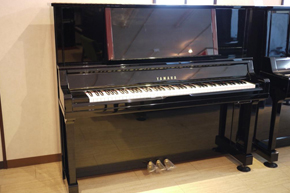 YAMAHA UX300